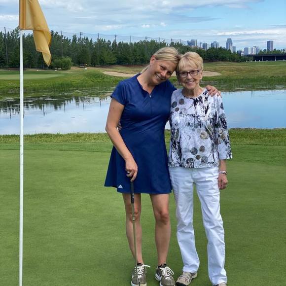 Profile Picture of Sofy Bourret (@sofy1a) on Poshmark