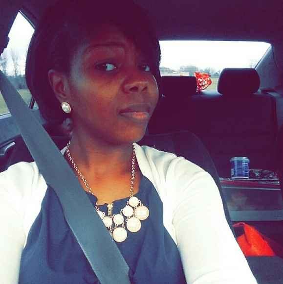 Profile Picture of Katrina Poole (@katrinamiles06) on Poshmark