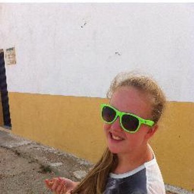 Profile Picture of Jessica McNabb (@JessAndCloe) on Twitter