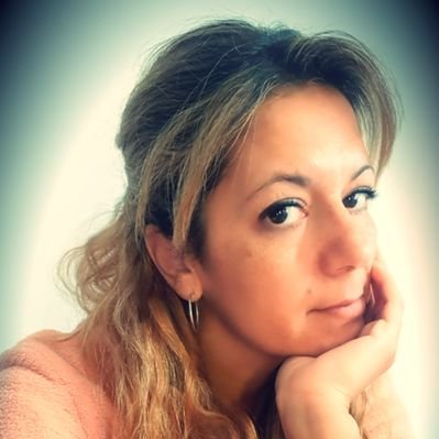 Profile Picture of Magdalena Yañez (@maggyaez) on Twitter