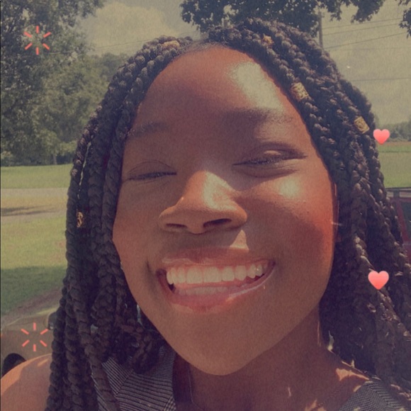 Profile Picture of Johanna Altidor (@johanna_altidor) on Poshmark