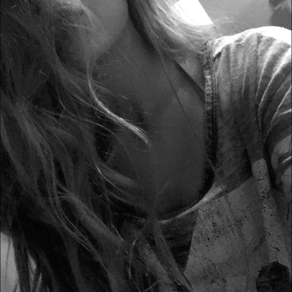 Profile Picture of Alli Goodroe (@allipgoodroe) on Poshmark