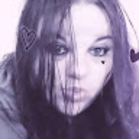 Profile Picture of Tonya Godwin (@tonyagodwin) on Poshmark