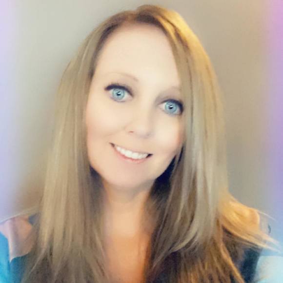 Profile Picture of Stephanie Coyan (@stephcoyan) on Poshmark