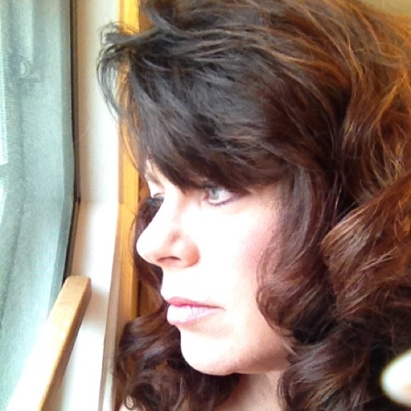 Profile Picture of Elizabeth Michaux (@emichaux) on Poshmark