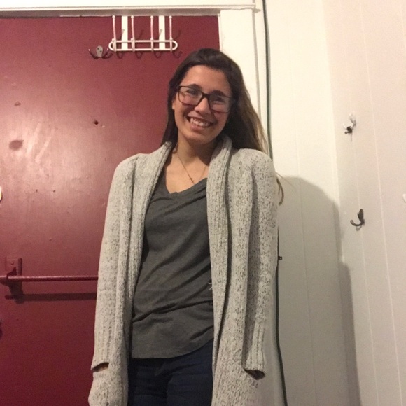 Profile Picture of Jenna Ayala (@jenna_ayala) on Poshmark