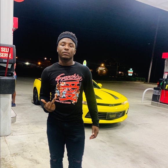 Profile Picture of David Rutledge (@youngpapaaa) on Poshmark