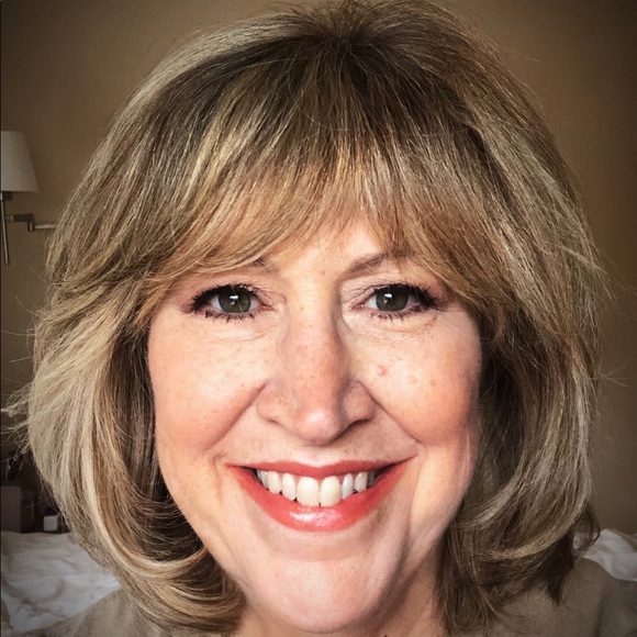 Profile Picture of Liz Wallenberg (@efwallen1) on Poshmark