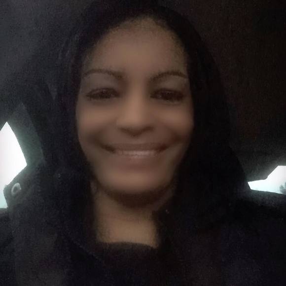 Profile Picture of Lisa Creagh (@columbus69) on Poshmark