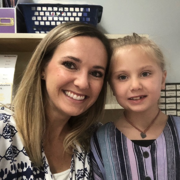 Profile Picture of Amber Rutkin (@amberrutkin) on Poshmark