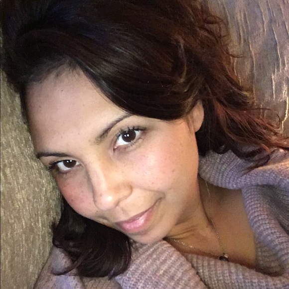 Danielle Bisset - Poshmark Profile Picture of Danielle Bisset (@dbisset) on Poshmark