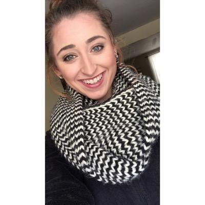Profile Picture of Danielle Mello (@Danaynerss) on Twitter