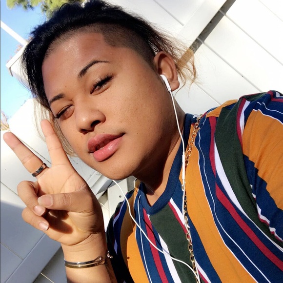 Jefren Maralit - Poshmark Profile Picture of Jefren Maralit (@jeffy11) on Poshmark