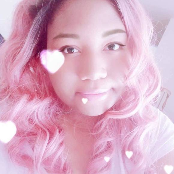 Profile Picture of Sheila Singleton (@itssheeilaxo) on Poshmark