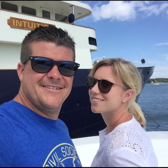 Profile Picture of Christina j. Kurth (@christinajkurth) on Poshmark