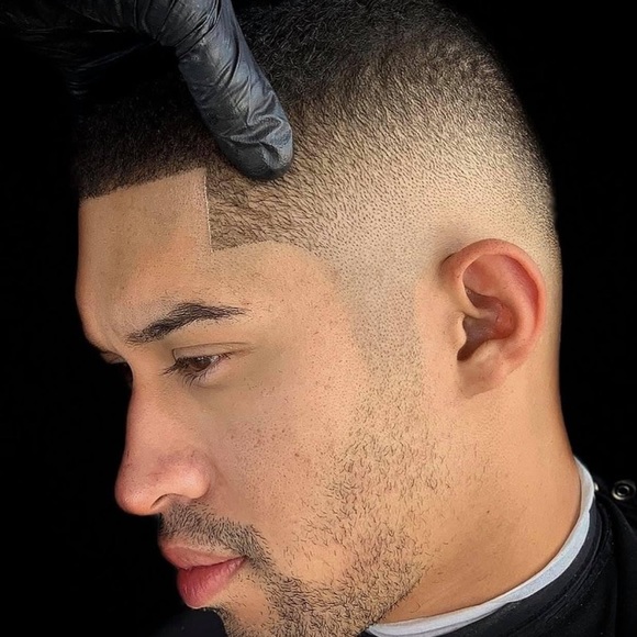 Profile Picture of David Rincon (@rinconcruz1988) on Poshmark