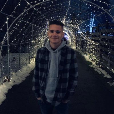 Profile Picture of Chris Valdez (@cvaldez_21) on Twitter