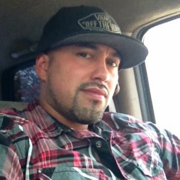 Profile Picture of Noe Zepeda (@nzepeda777) on Poshmark