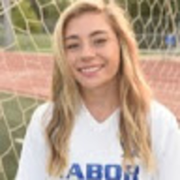 Profile Picture of Allison Cubbon (@allisoncubbon) on Poshmark