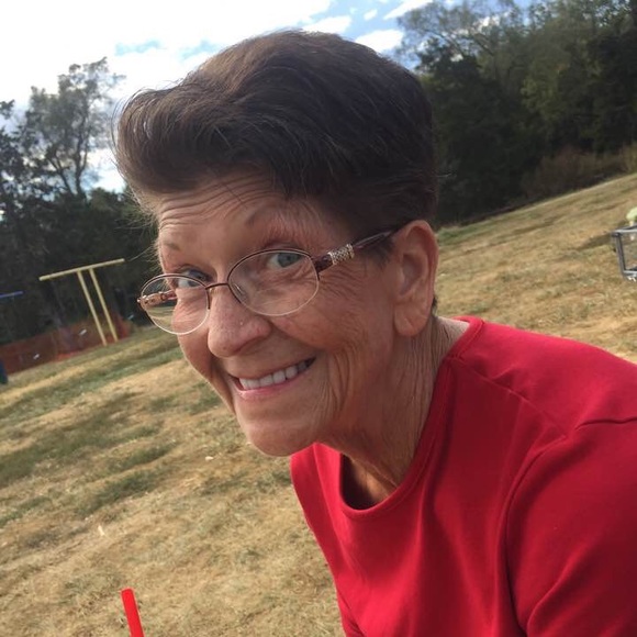 Cindy Becker - Poshmark Profile Picture of Cindy Becker (@cinnib52) on Poshmark