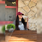Profile Picture of Sarah Cassandra (@sarahcassandra_) on Youtube