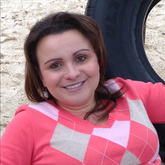 Profile Picture of Lucia Bledsoe (@kiddos426) on Poshmark