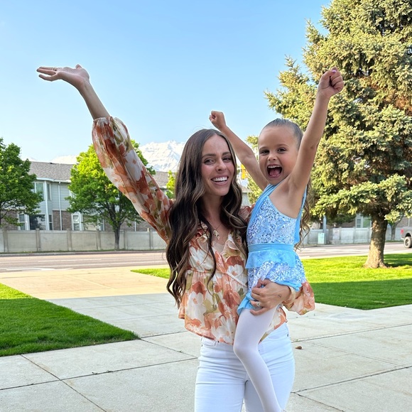 Hailey Wilberger - Poshmark Profile Picture of Hailey Wilberger (@haileyjo20) on Poshmark