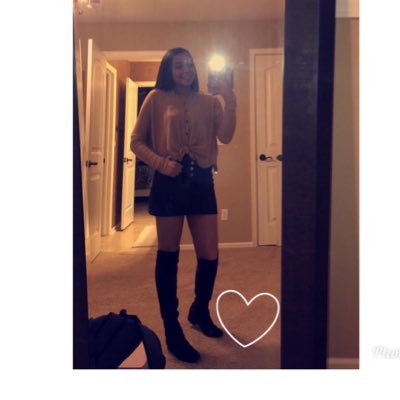 Profile Picture of Mariah, First Of Her Name Queen Of The North (@Moepatterson) on Twitter