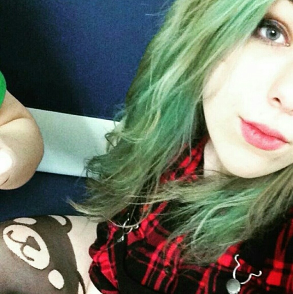 Rowan Wittsell - Poshmark Profile Picture of Rowan Wittsell (@magicmangos) on Poshmark