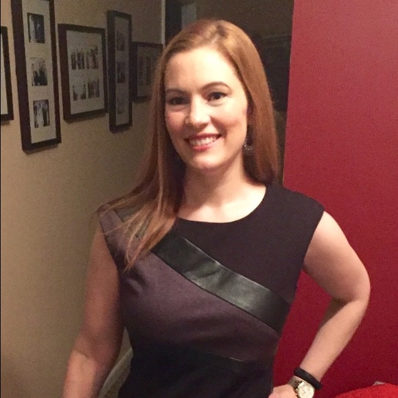 Profile Picture of Kelly Brett (@kbrett41) on Poshmark