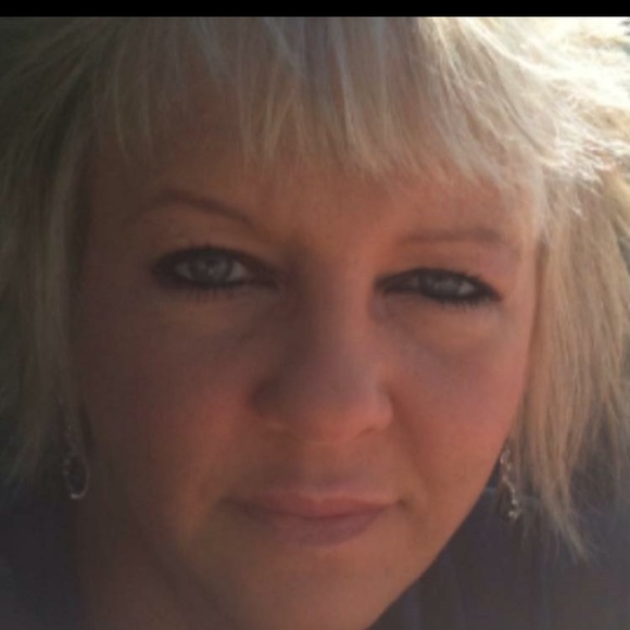 Profile Picture of Diana Wyatt (@eatabeat54) on Poshmark