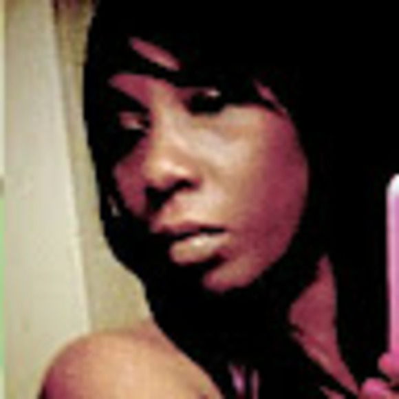 Profile Picture of Laronda Wakefield (@laronwake) on Poshmark