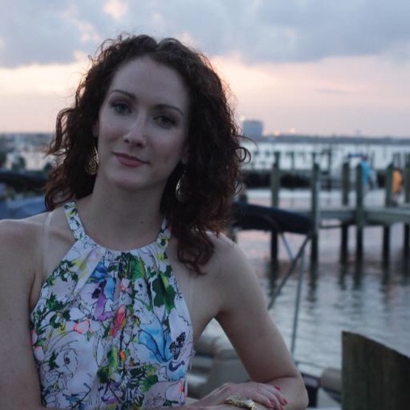 Profile Picture of Leah Locke (@carykellymarie) on Poshmark