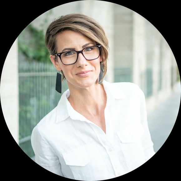 Joellen Woods - Poshmark Profile Picture of Joellen Woods (@iamjoellen) on Poshmark