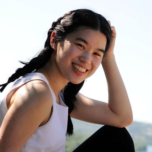 Profile Picture of Crystal Ko (@crysud0meil) on Poshmark