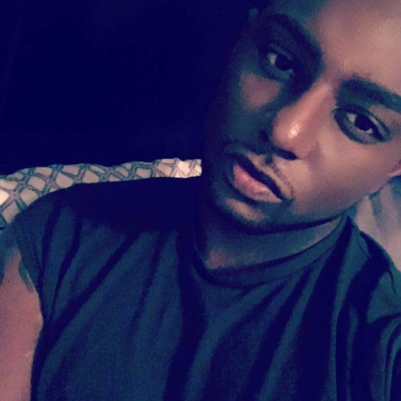 Profile Picture of Keyerro Parnell (@keyerro) on Poshmark