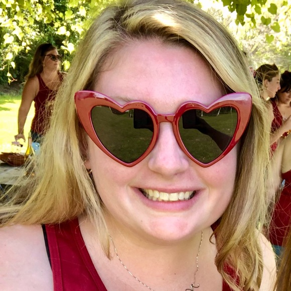 Nicole Maupai - Poshmark Profile Picture of Nicole Maupai (@nicole_maupai) on Poshmark