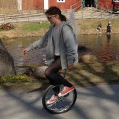 Profile Picture of Yolande Gunn (@TheUnicycleKing) on Twitter