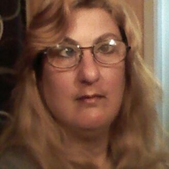 Profile Picture of Jerri Stewart (@buggsinforks) on Poshmark