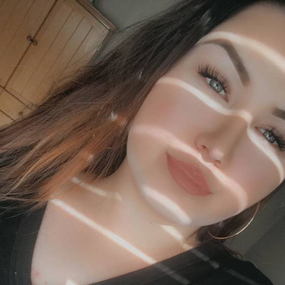 Profile Picture of Hannah Chesmer (@13hchesmer) on Poshmark