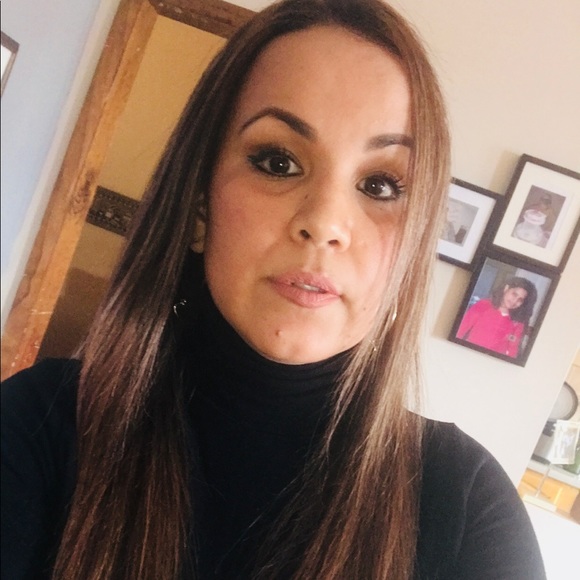 Profile Picture of Carla Albert (@racas) on Poshmark