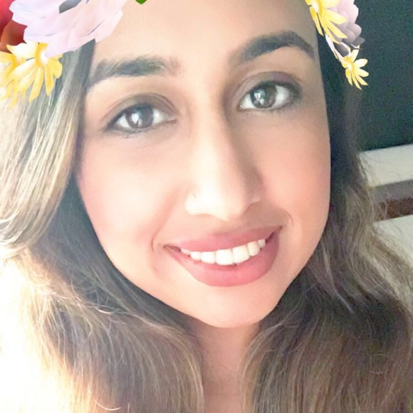 Profile Picture of Pam Kaur (@pamb92) on Poshmark