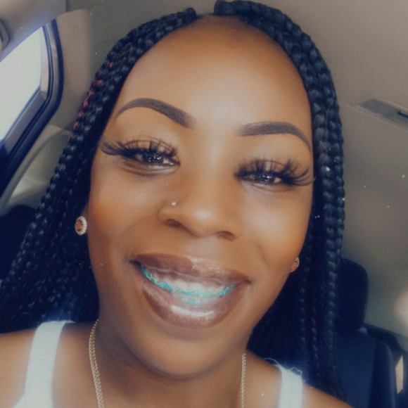 Profile Picture of Joyce Gray (@ladybooster) on Poshmark