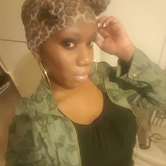 Profile Picture of Dionna Blackson (@dionnatanisha22) on Poshmark