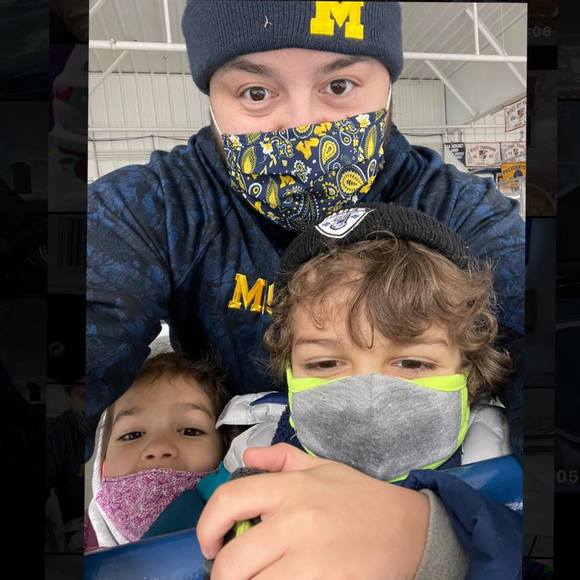 Profile Picture of John Rivera (@johnrivera3) on Poshmark