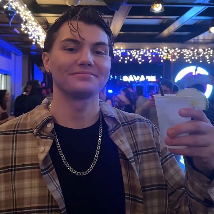 Profile Picture of steventambo (@steventambo) on Tiktok