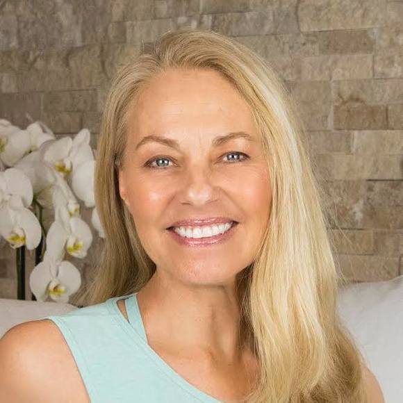 Profile Picture of Michelle Bechard (@mlbechard) on Poshmark