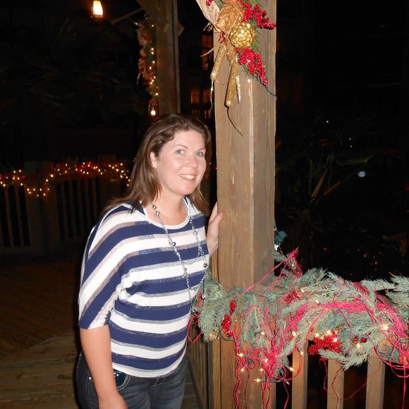 Profile Picture of Christina Tomascik (@christina255) on Poshmark