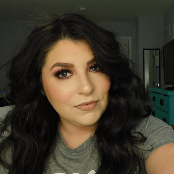 Profile Picture of Samantha Birkenmeier (@sammyjo071) on Poshmark