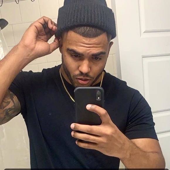 Profile Picture of Lawrence Barreras (@lcbarreras) on Poshmark